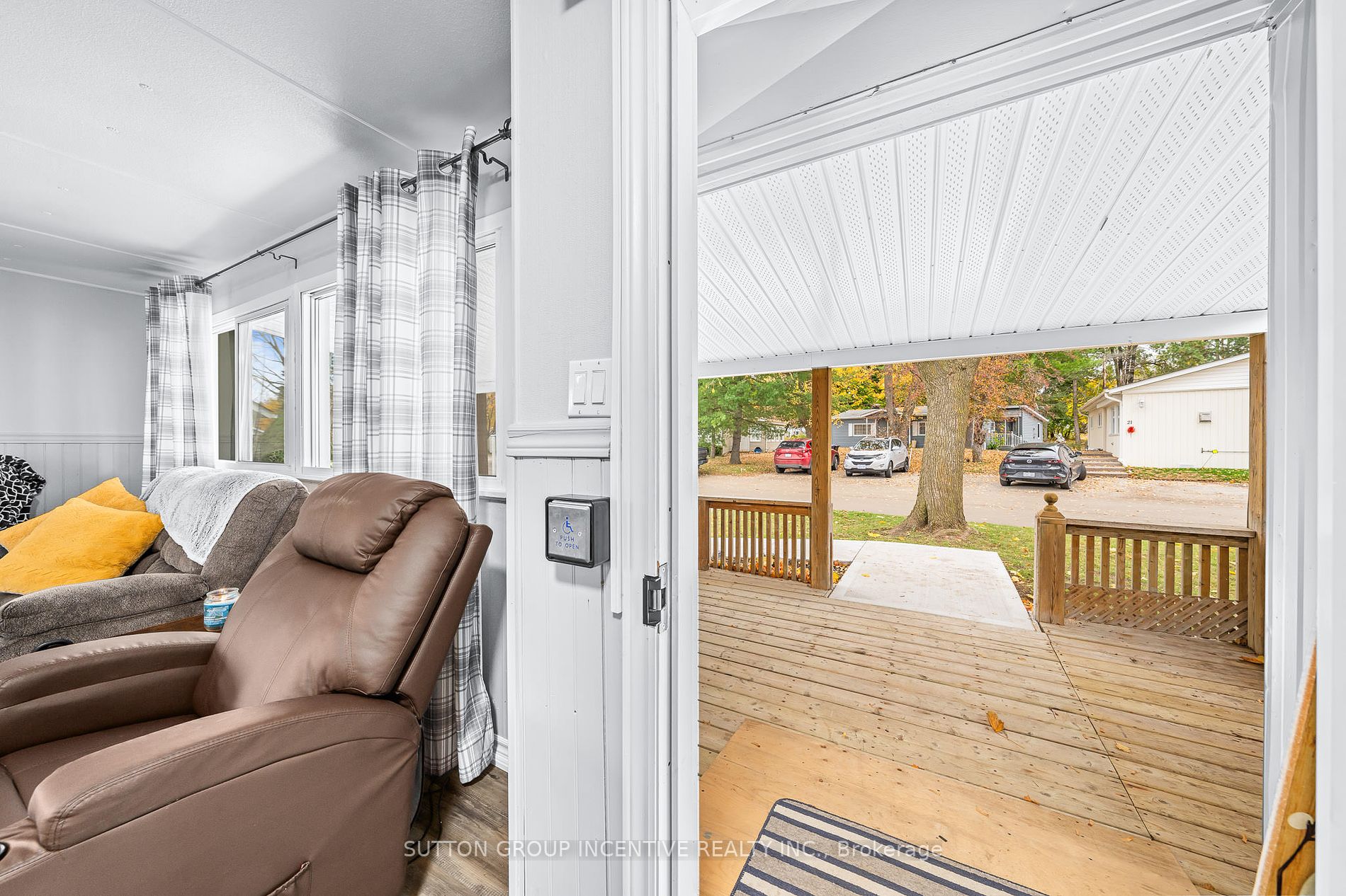 20 Weeping Willow Dr