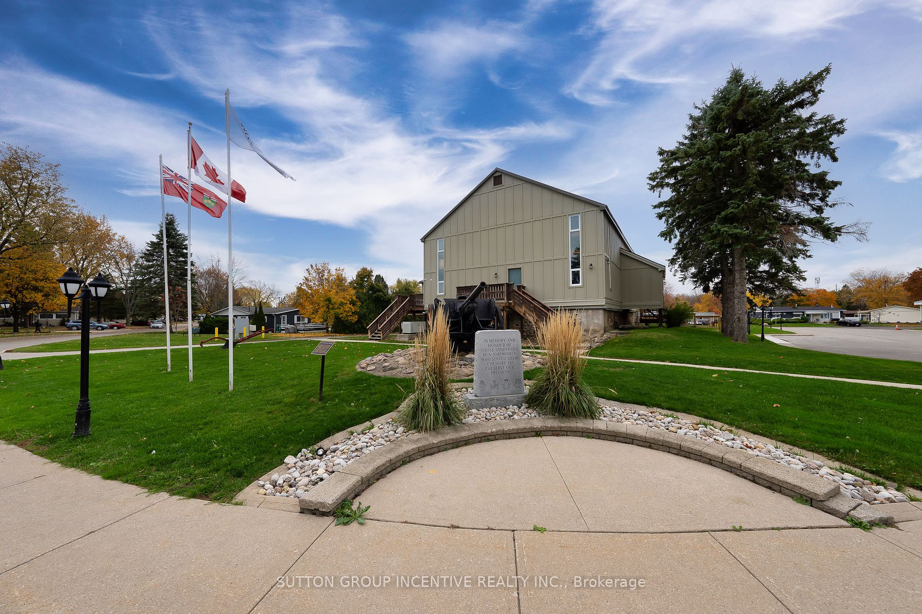 20 Weeping Willow Dr