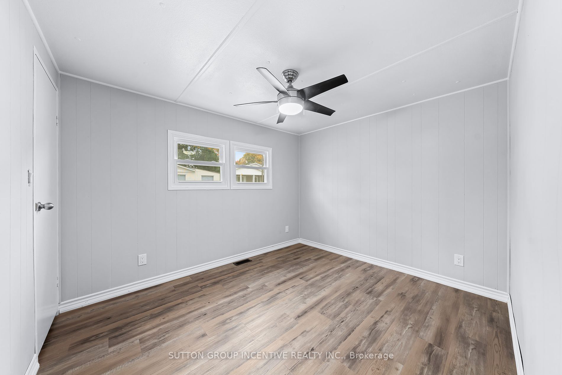20 Weeping Willow Dr