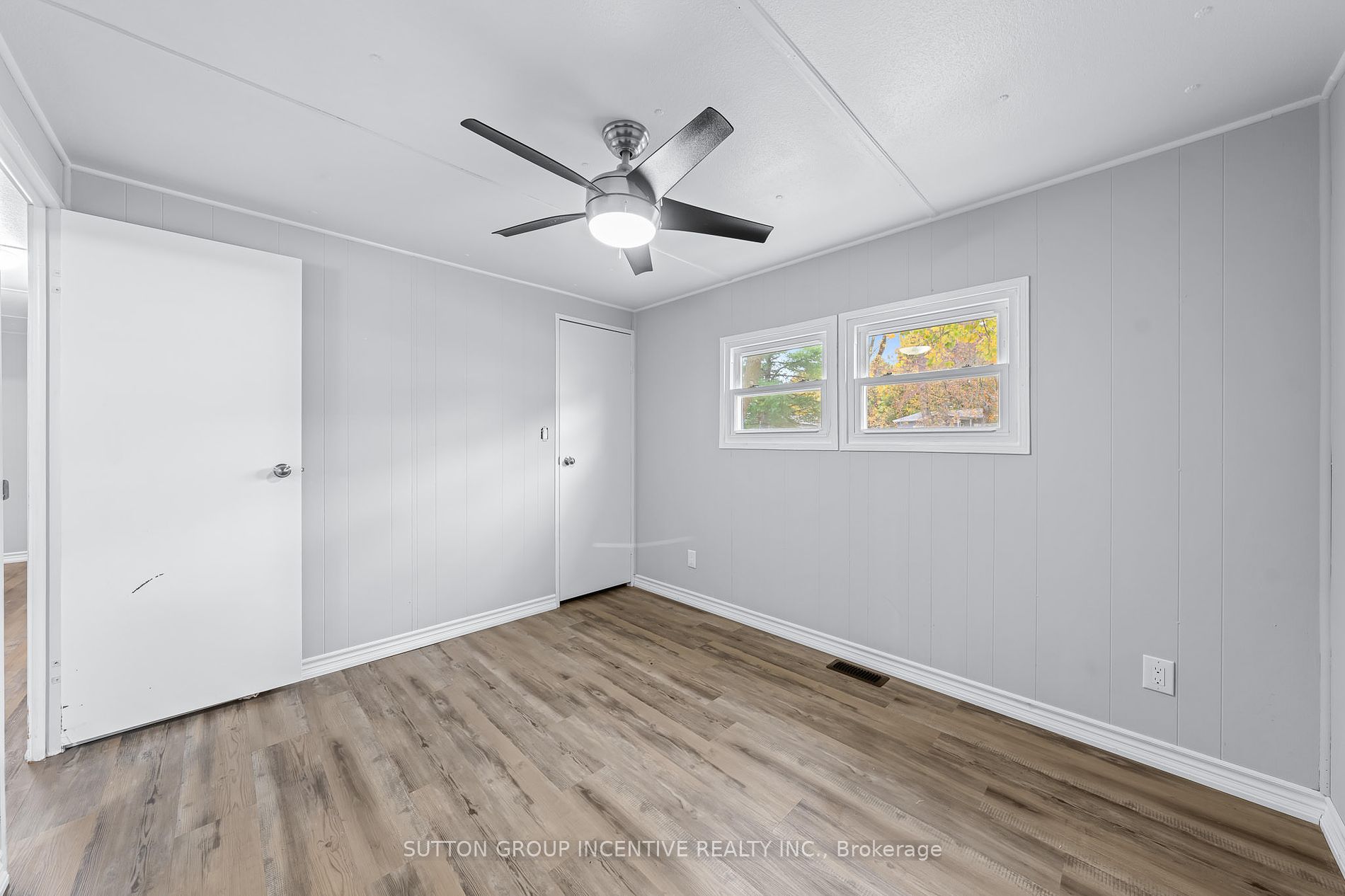 20 Weeping Willow Dr