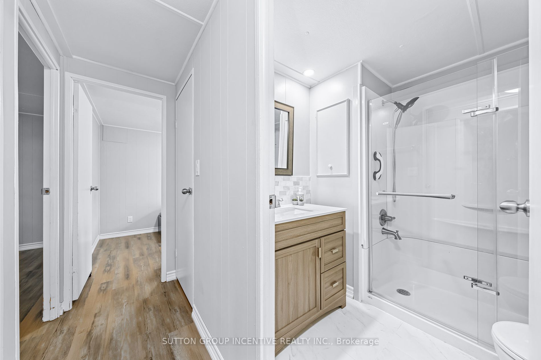 20 Weeping Willow Dr