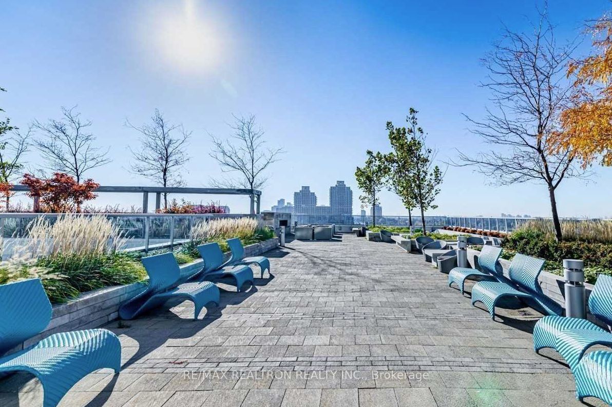 9471 Yonge St, #213