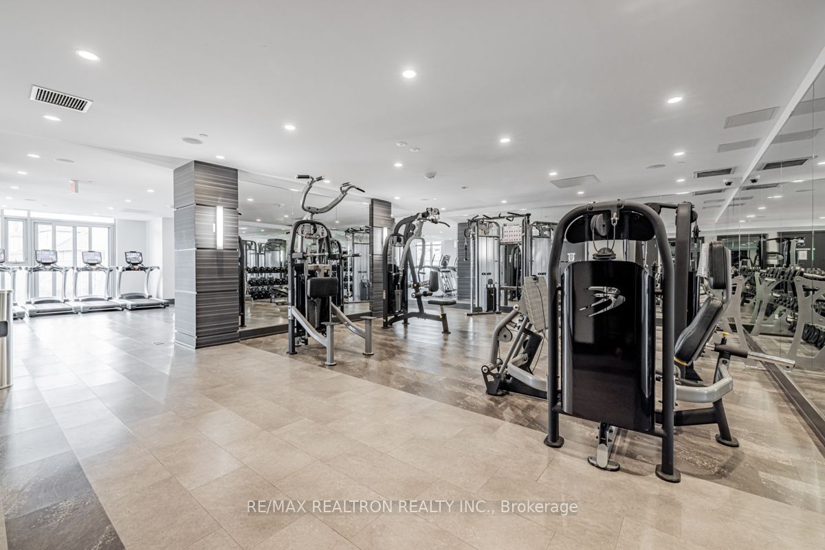 9471 Yonge St, #213