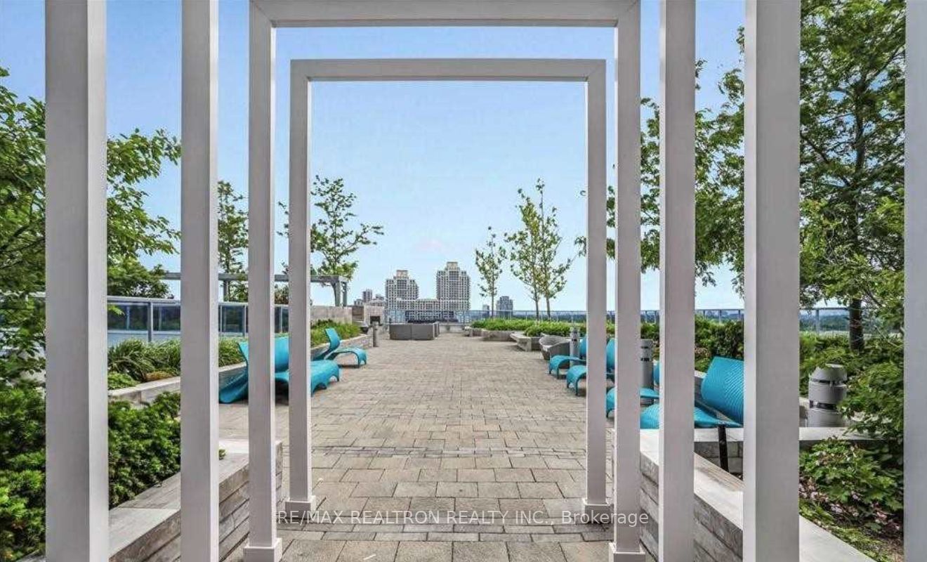9471 Yonge St, #213
