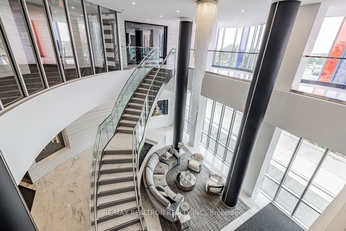 9471 Yonge St, #213