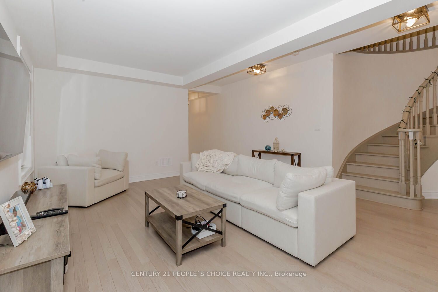 176 Coldwell Bay Circ