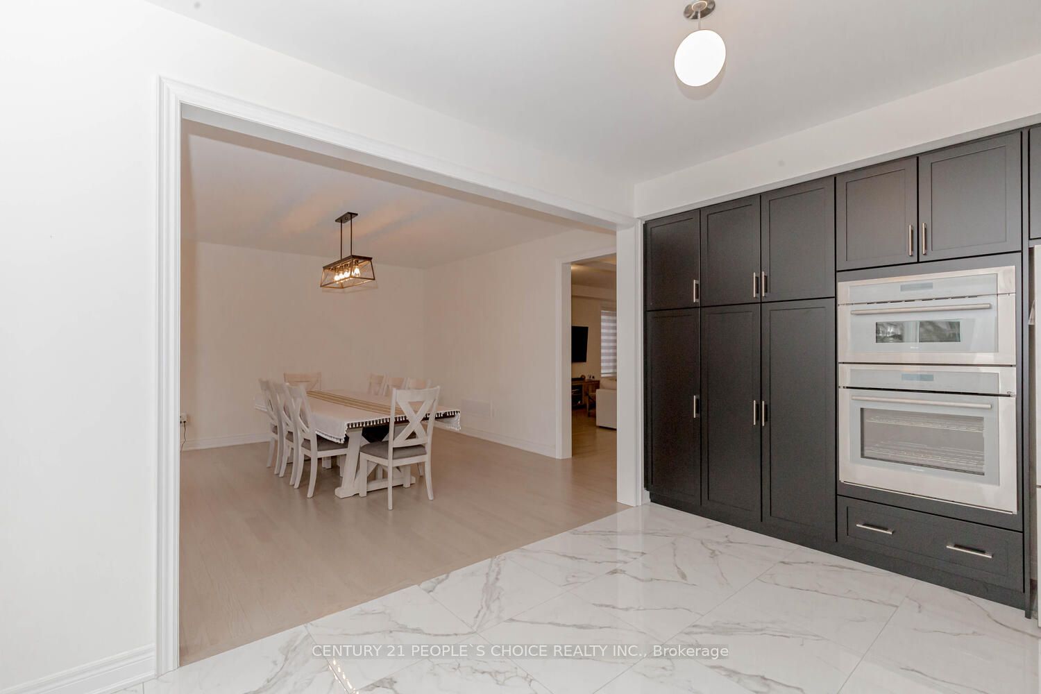 176 Coldwell Bay Circ