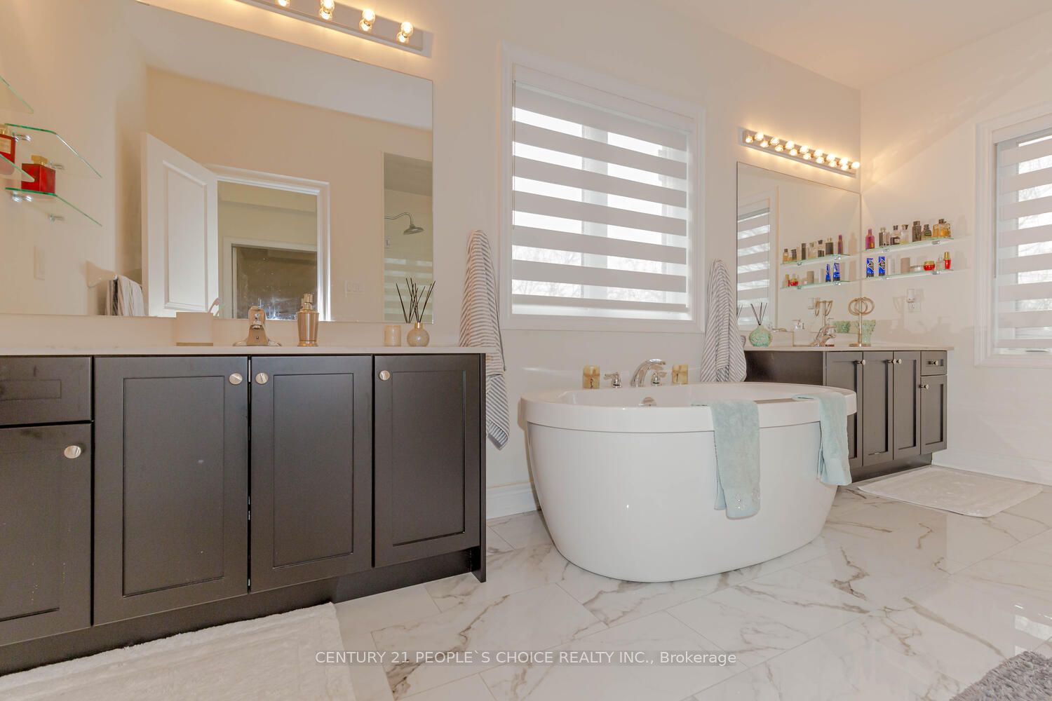 176 Coldwell Bay Circ