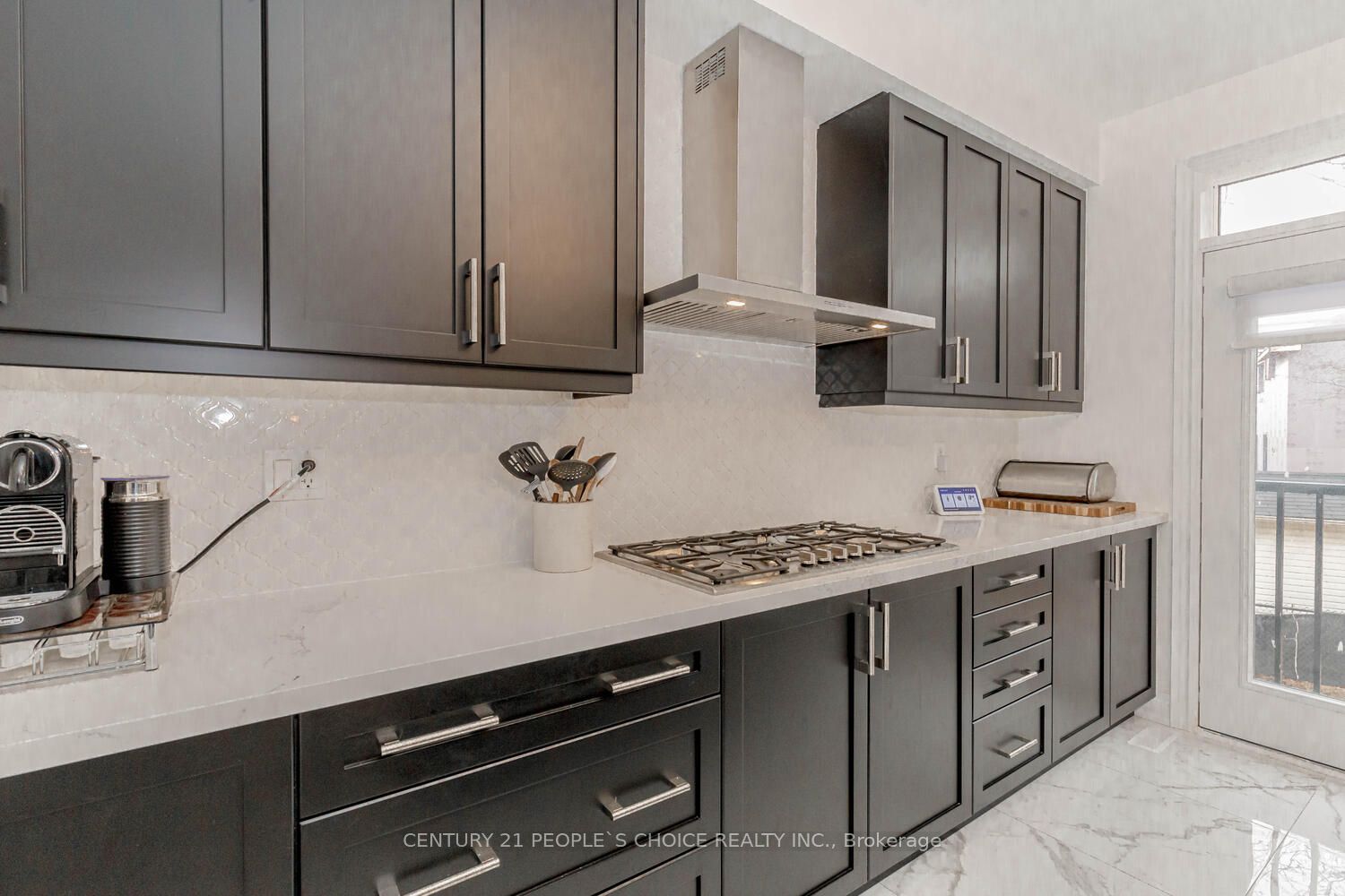 176 Coldwell Bay Circ