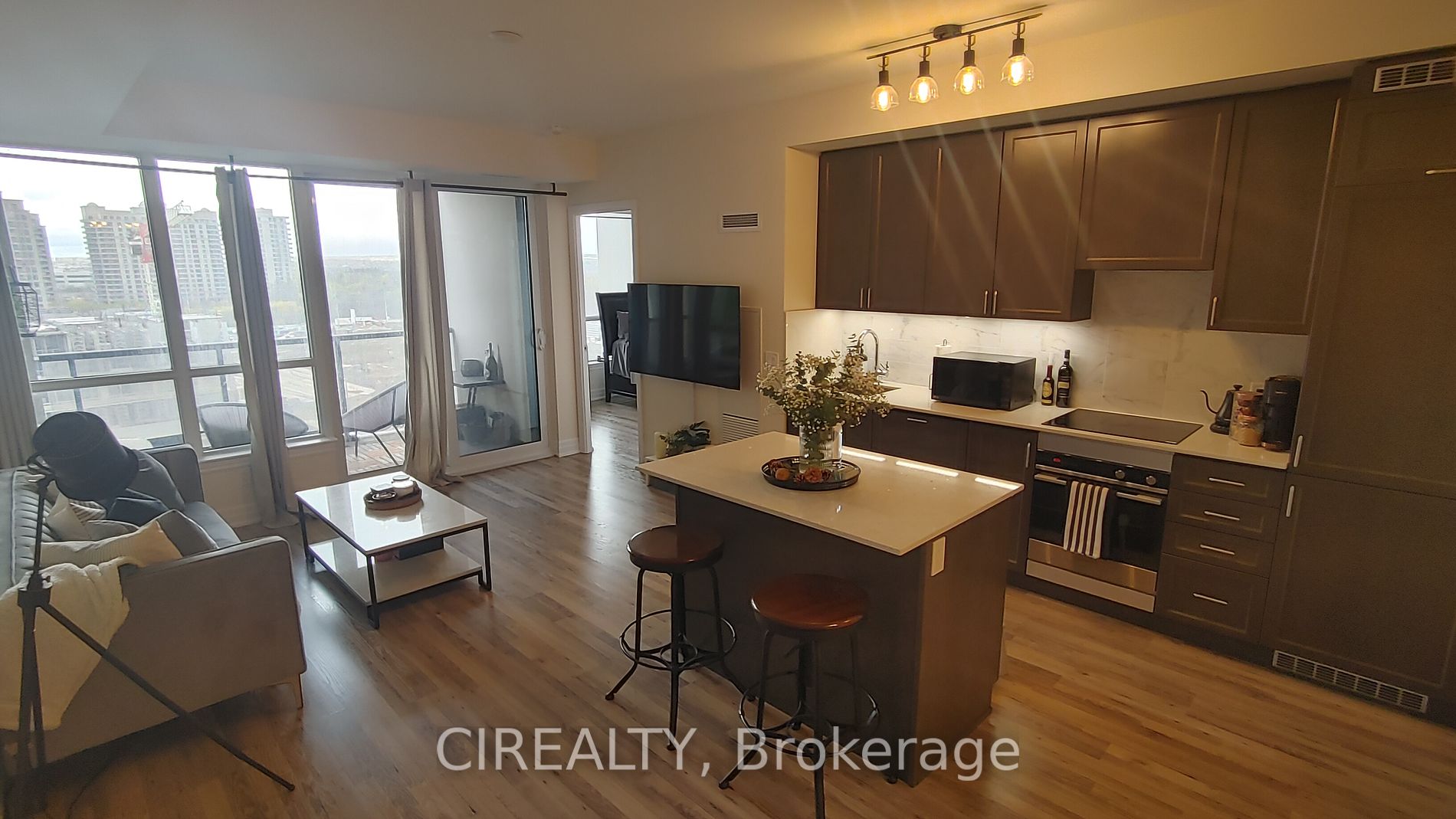 9075 Jane Street #802