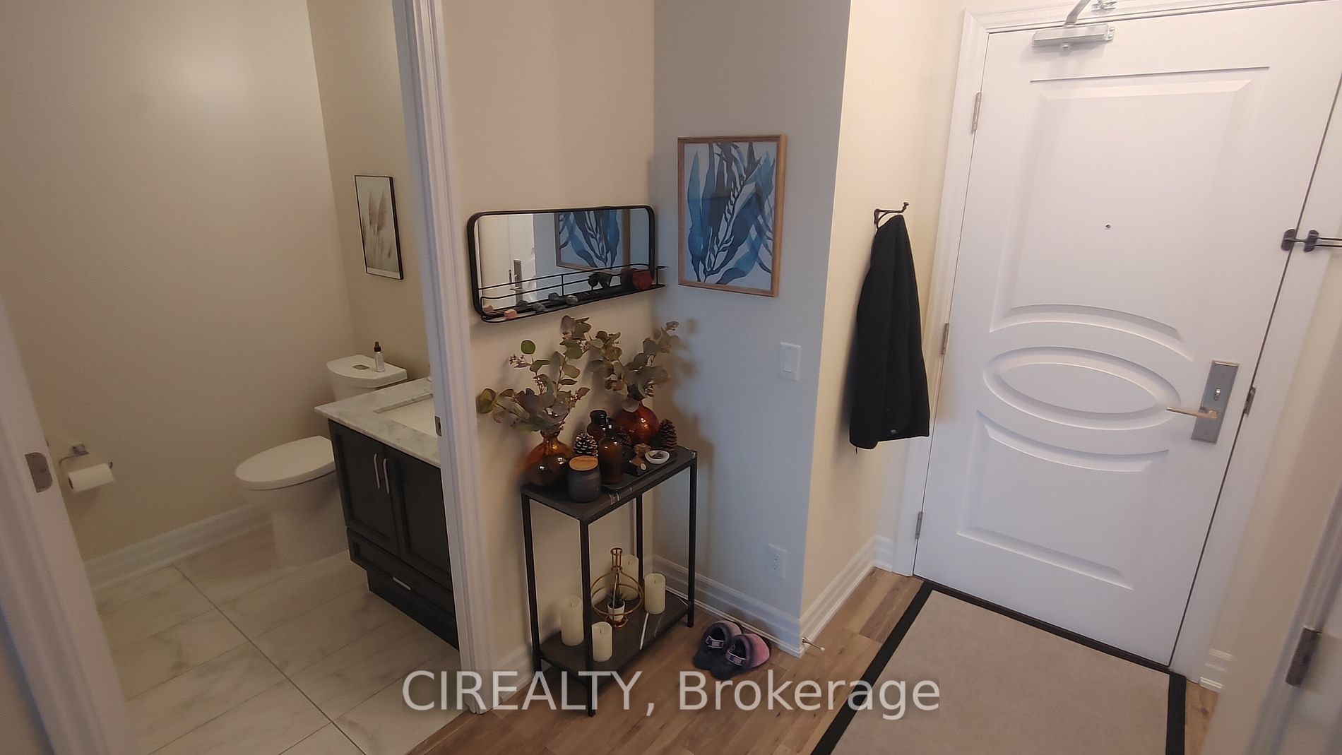 9075 Jane Street #802