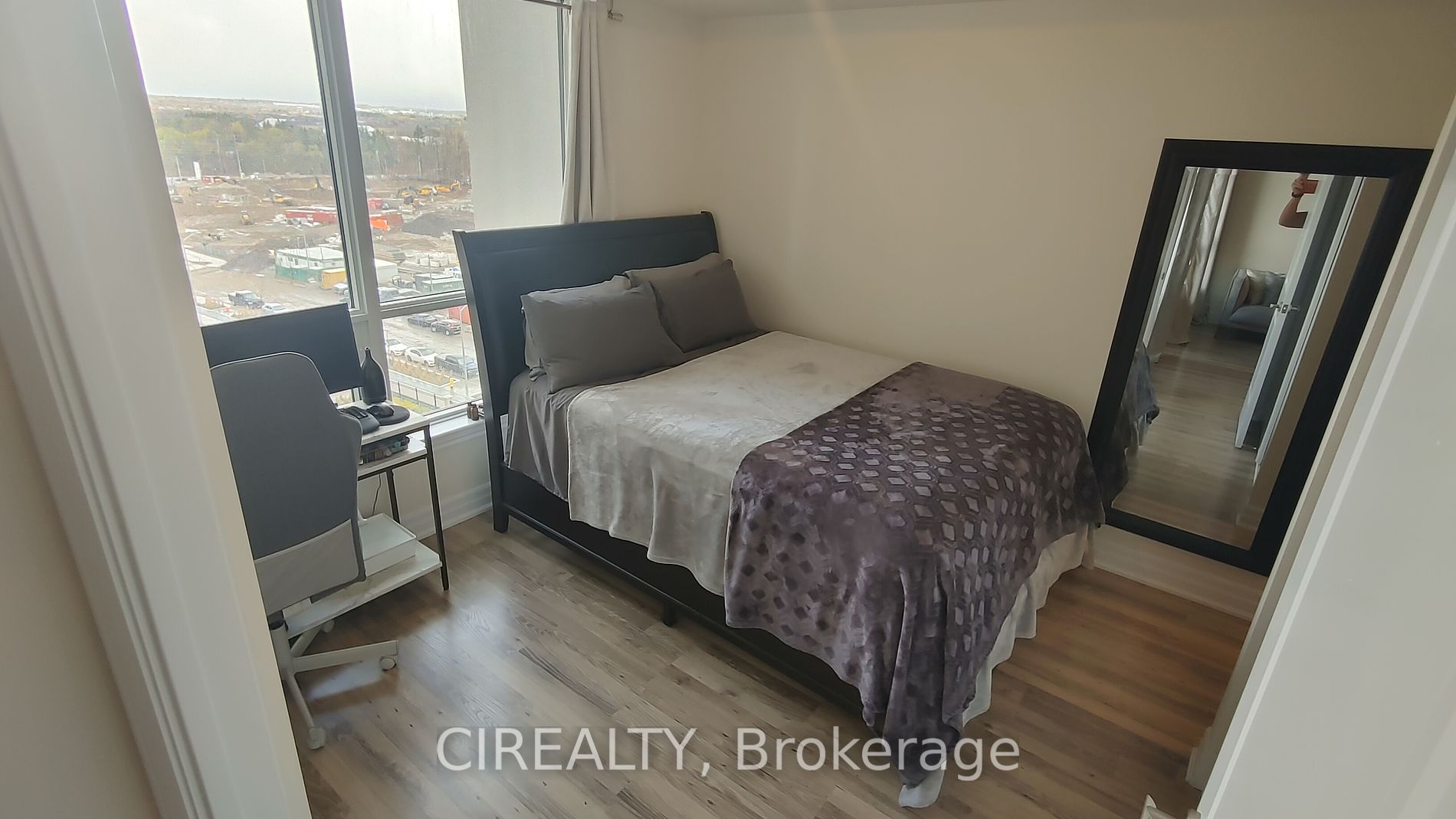 9075 Jane Street #802