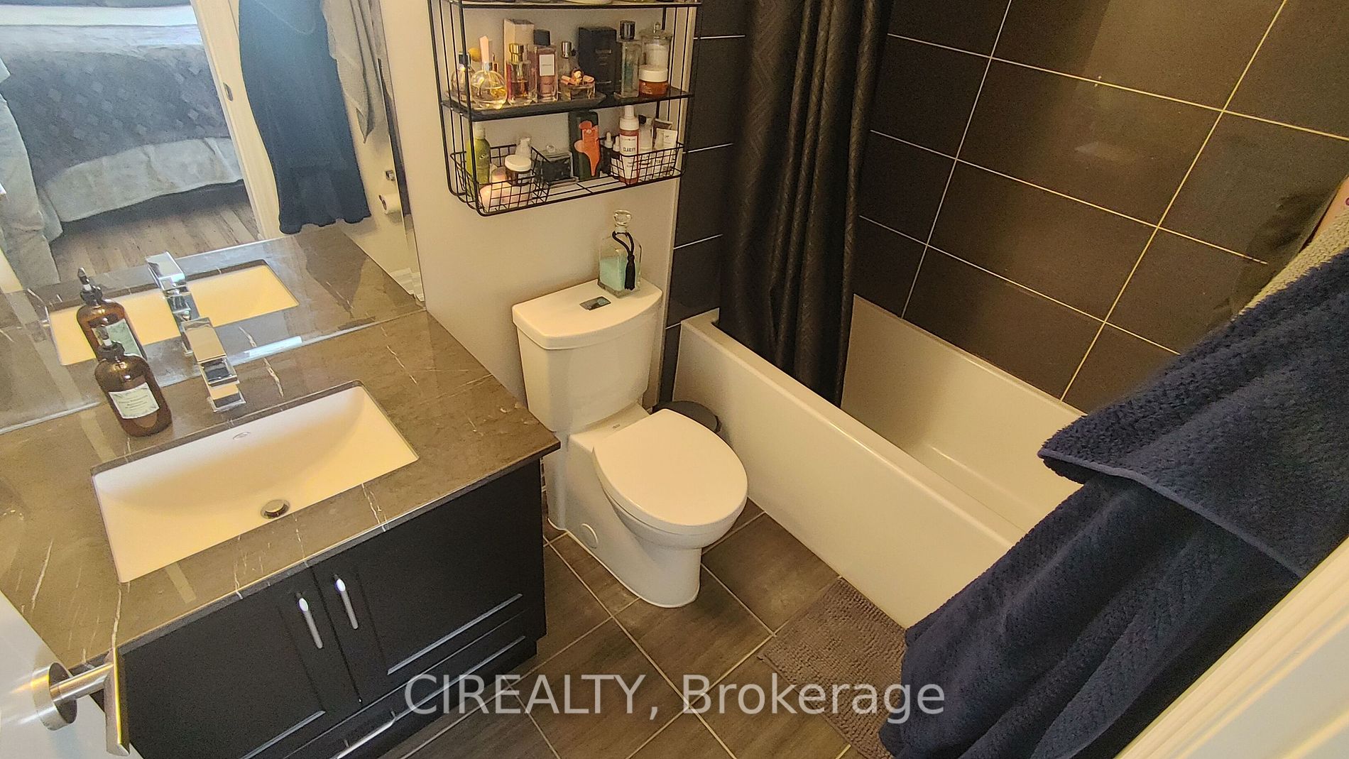 9075 Jane Street #802
