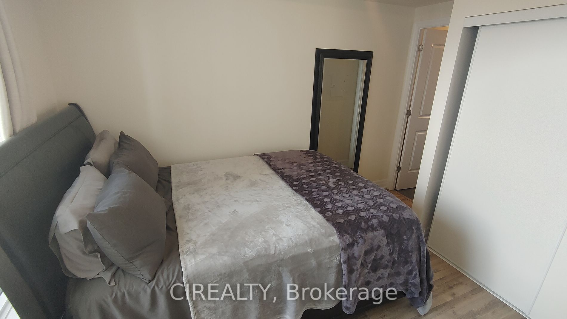 9075 Jane Street #802
