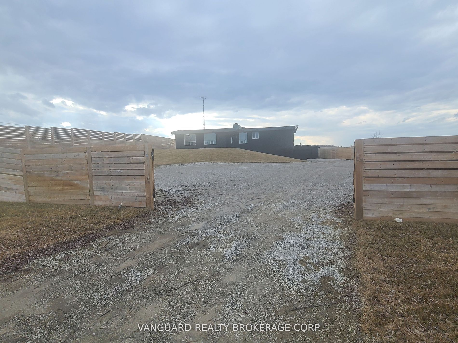 13900 Highway 27
