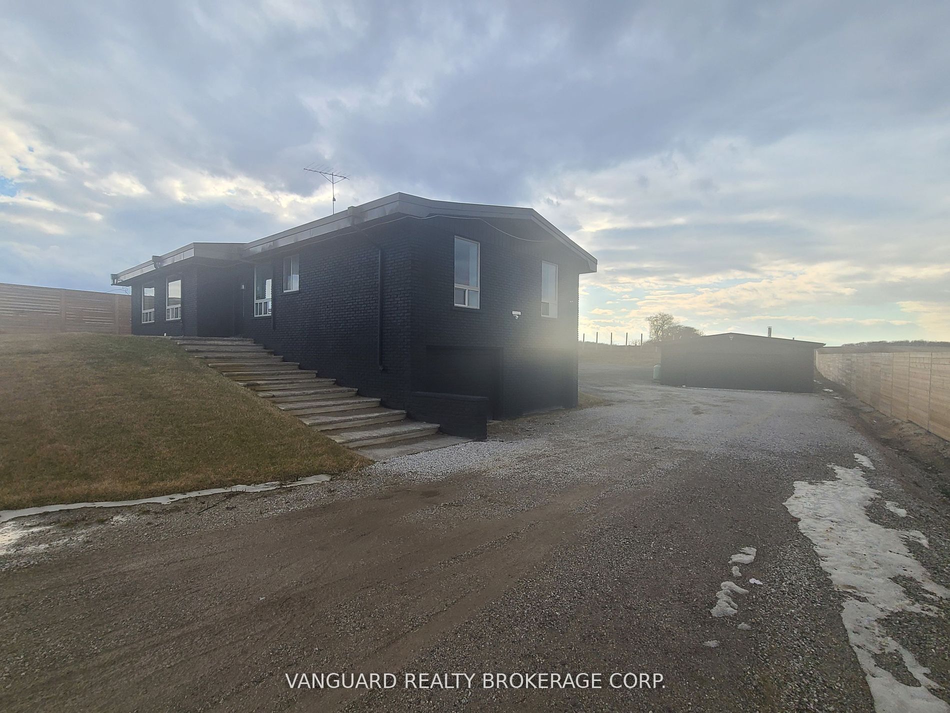 13900 Highway 27