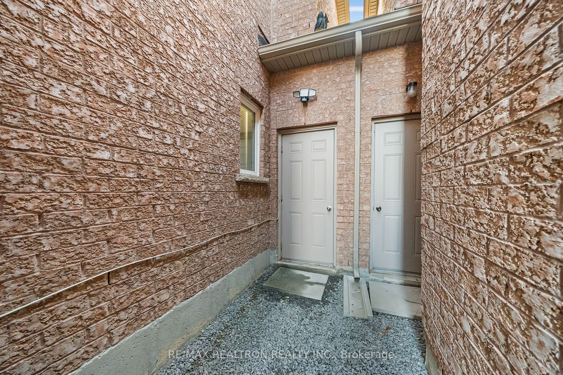 34 Walter Sinclair Court