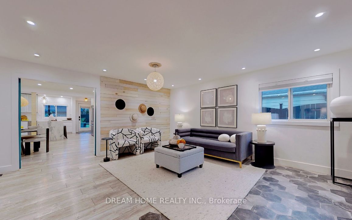 160 Olde Bayview Ave