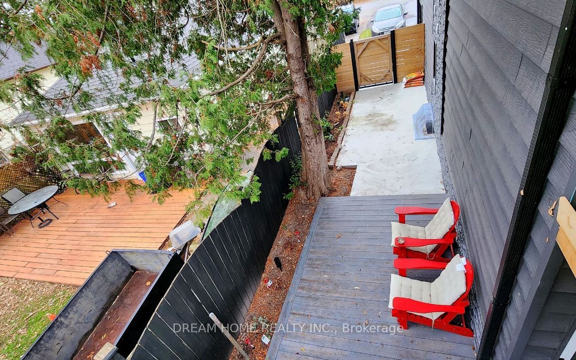 160 Olde Bayview Ave