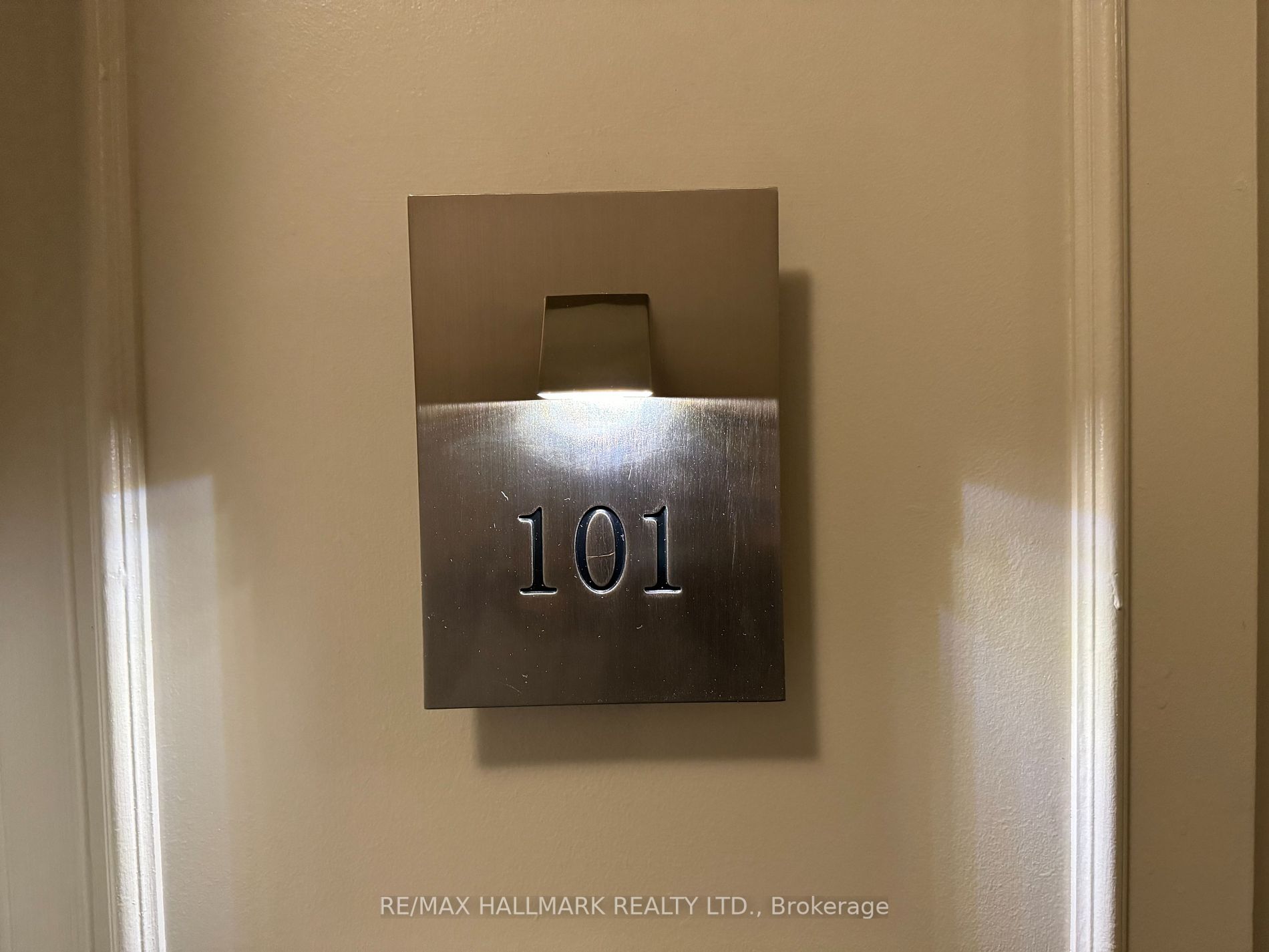 350 Red Maple Road, #101