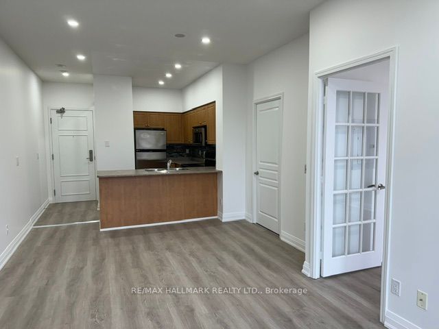350 Red Maple Road, #101