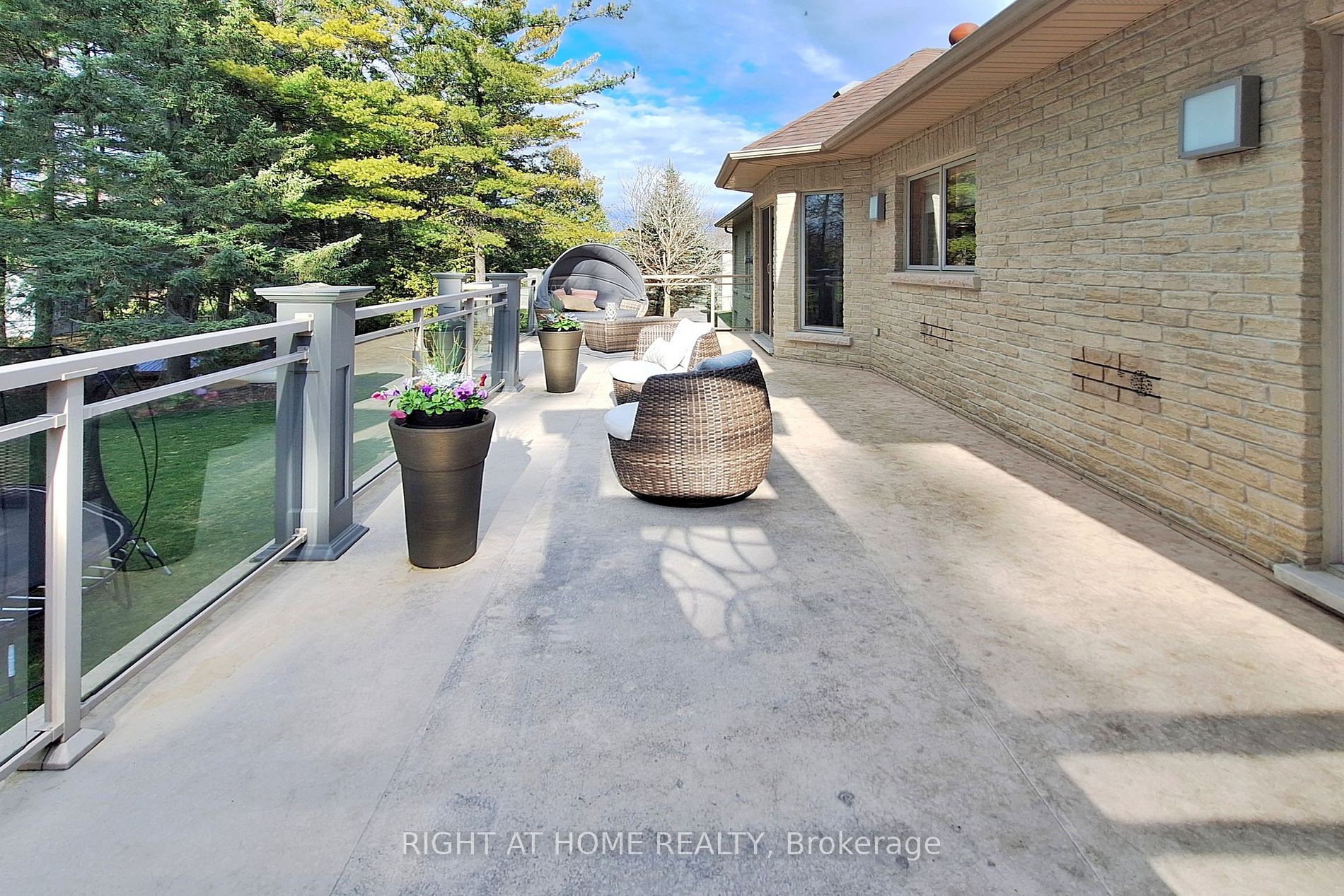 24 Maplehyrn Avenue