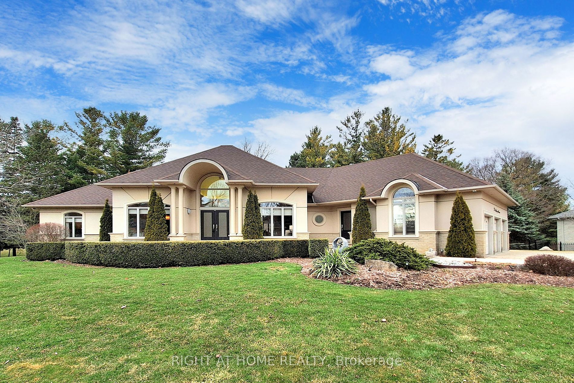 24 Maplehyrn Avenue