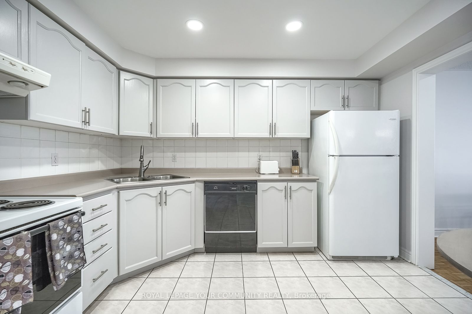 73 Widdifield Avenue