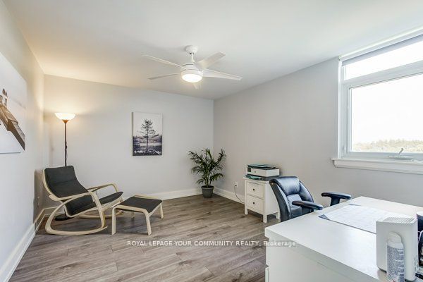 7811 Yonge St, #910
