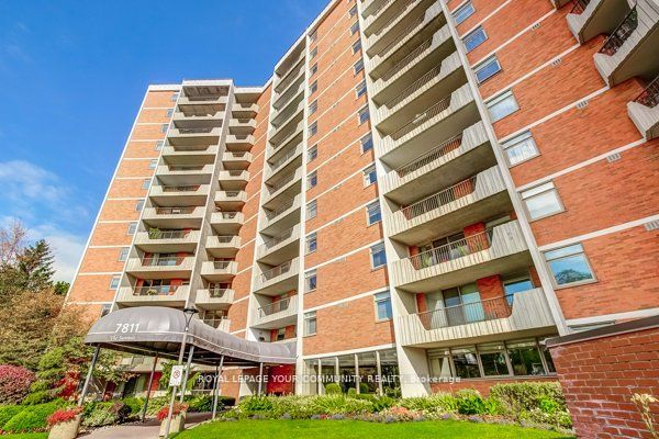 7811 Yonge St, #910