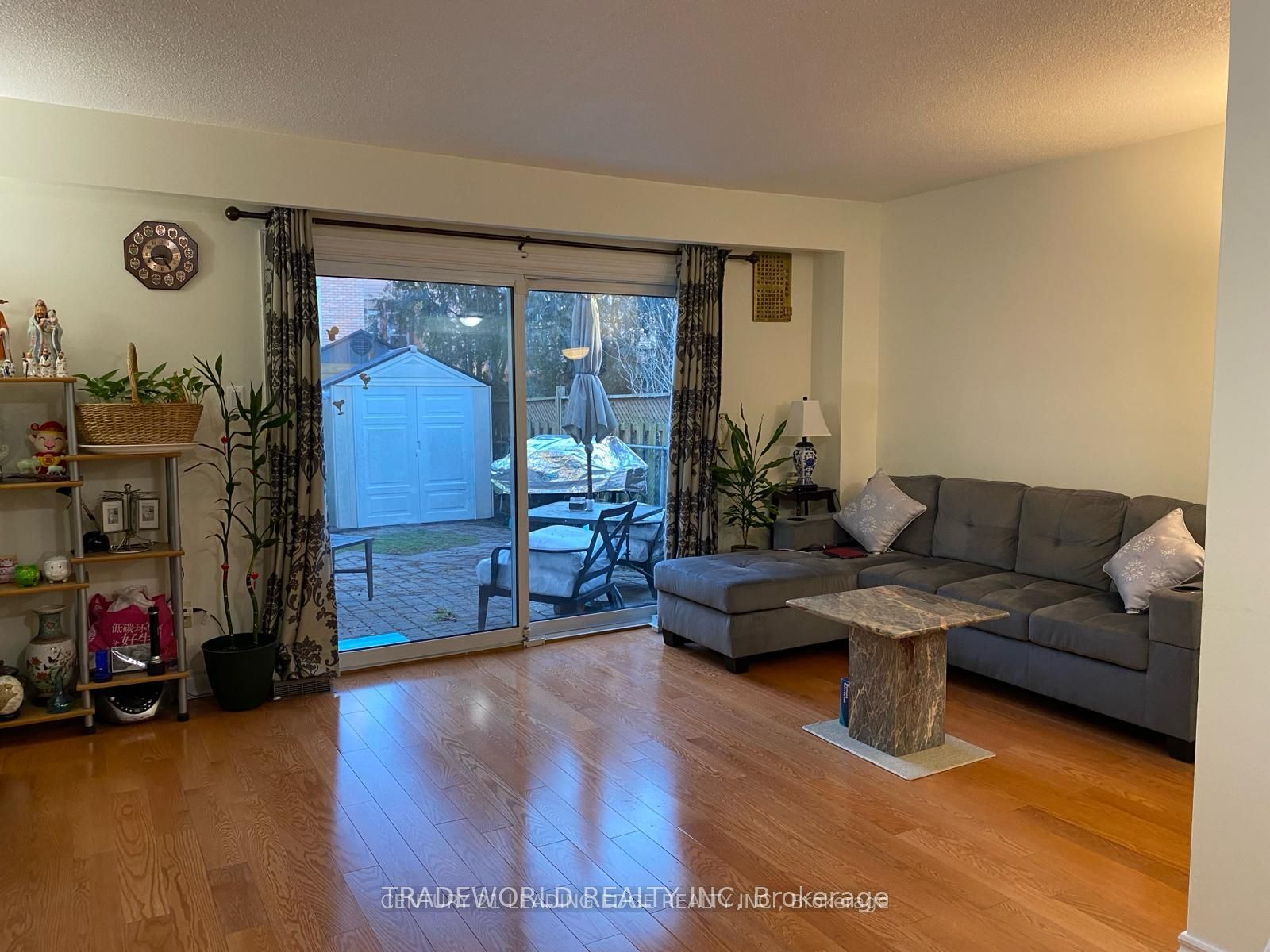 122 Tamarack Dr