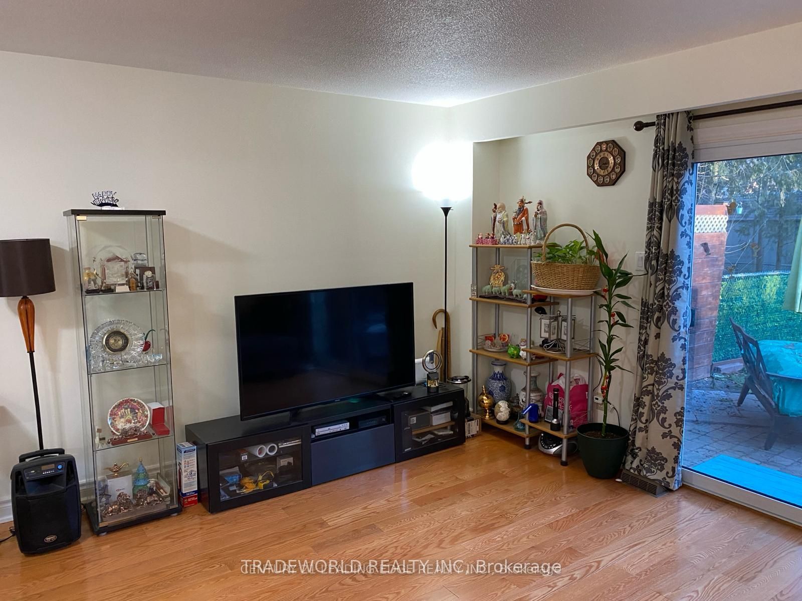 122 Tamarack Dr
