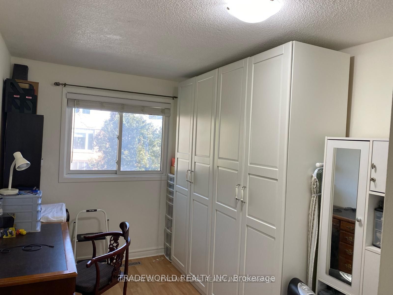 122 Tamarack Dr