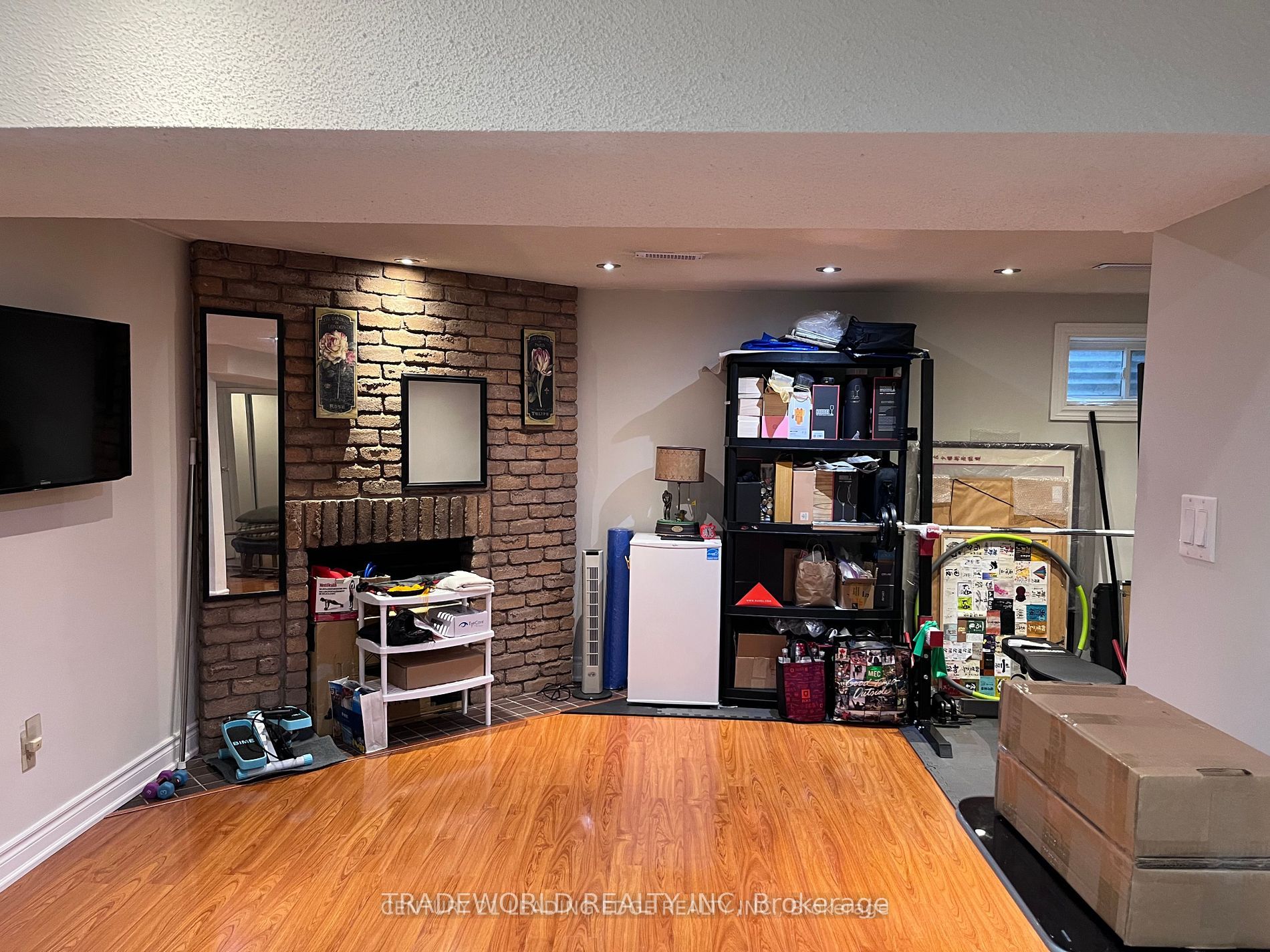 122 Tamarack Dr