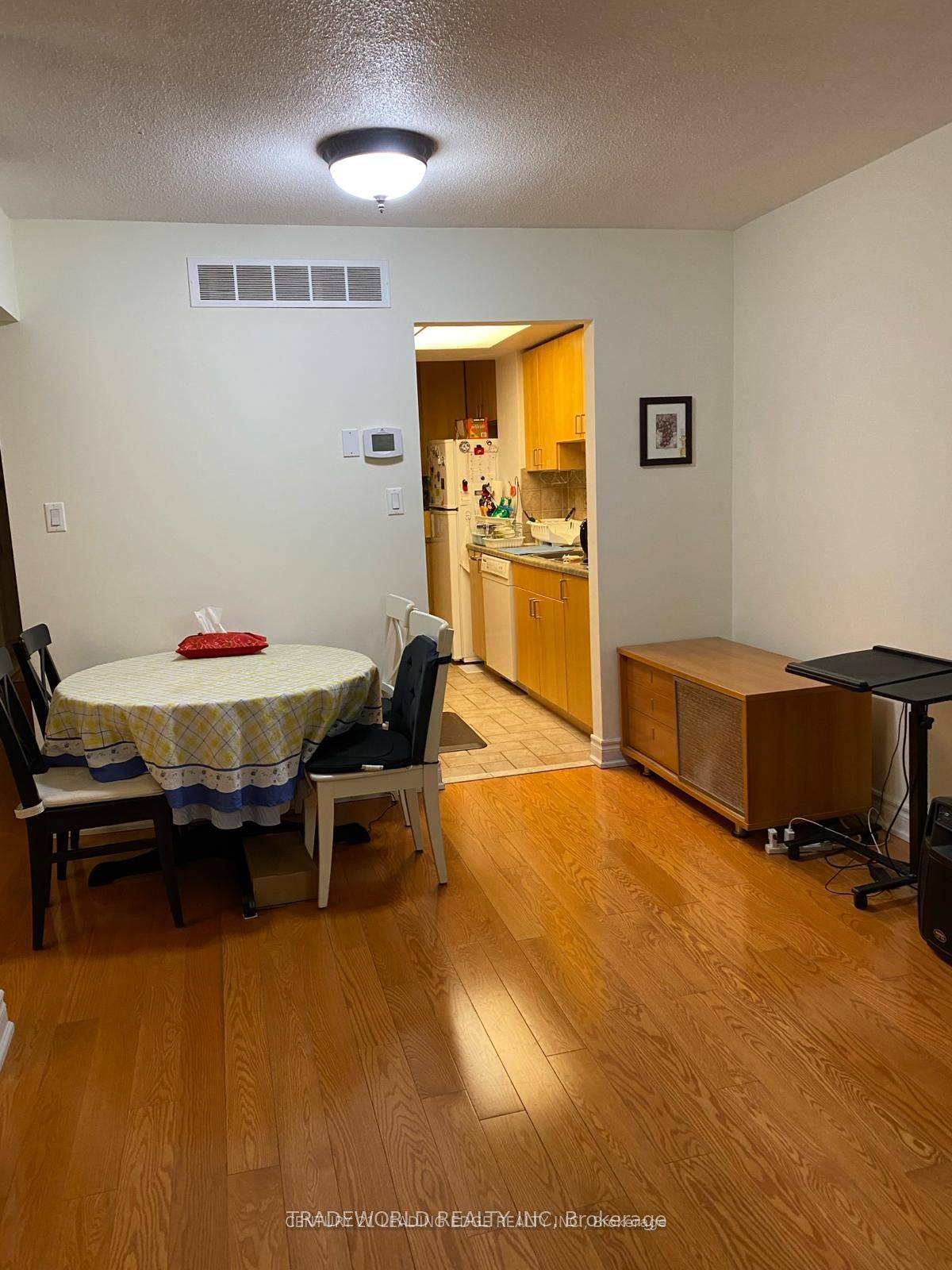 122 Tamarack Dr