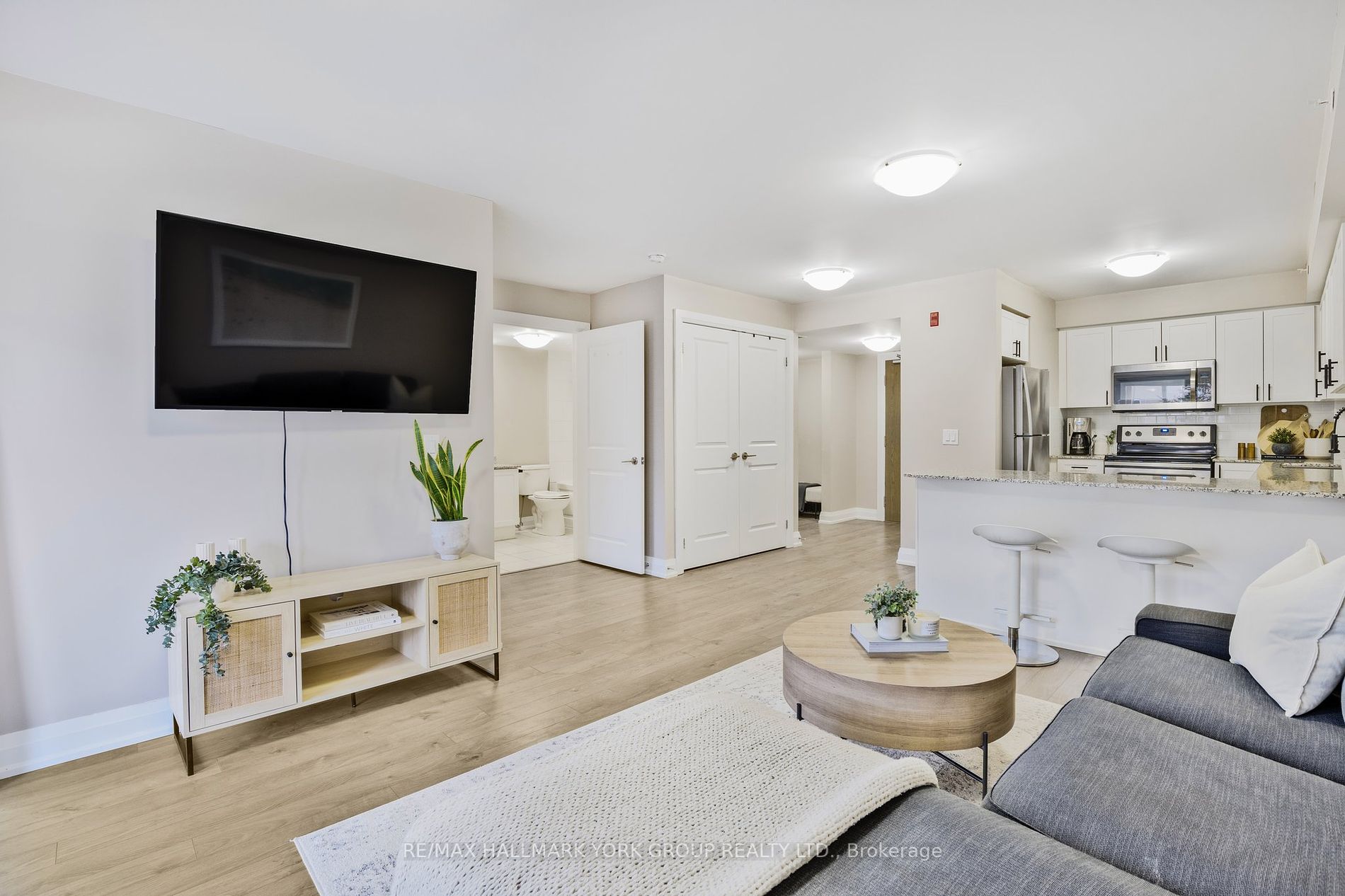 481 Rupert Avenue #203