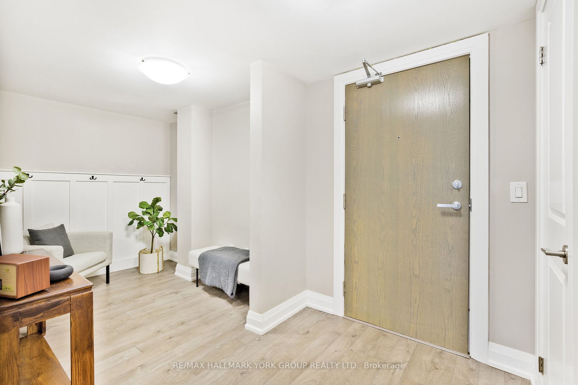481 Rupert Avenue #203