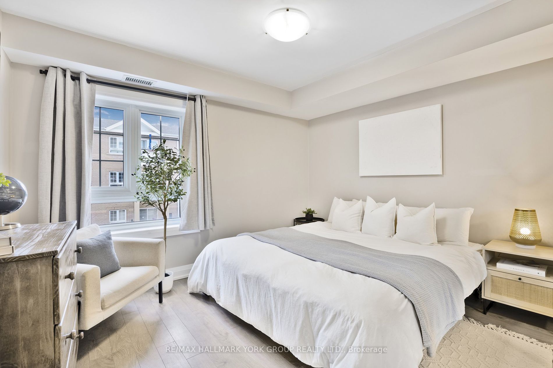 481 Rupert Avenue #203