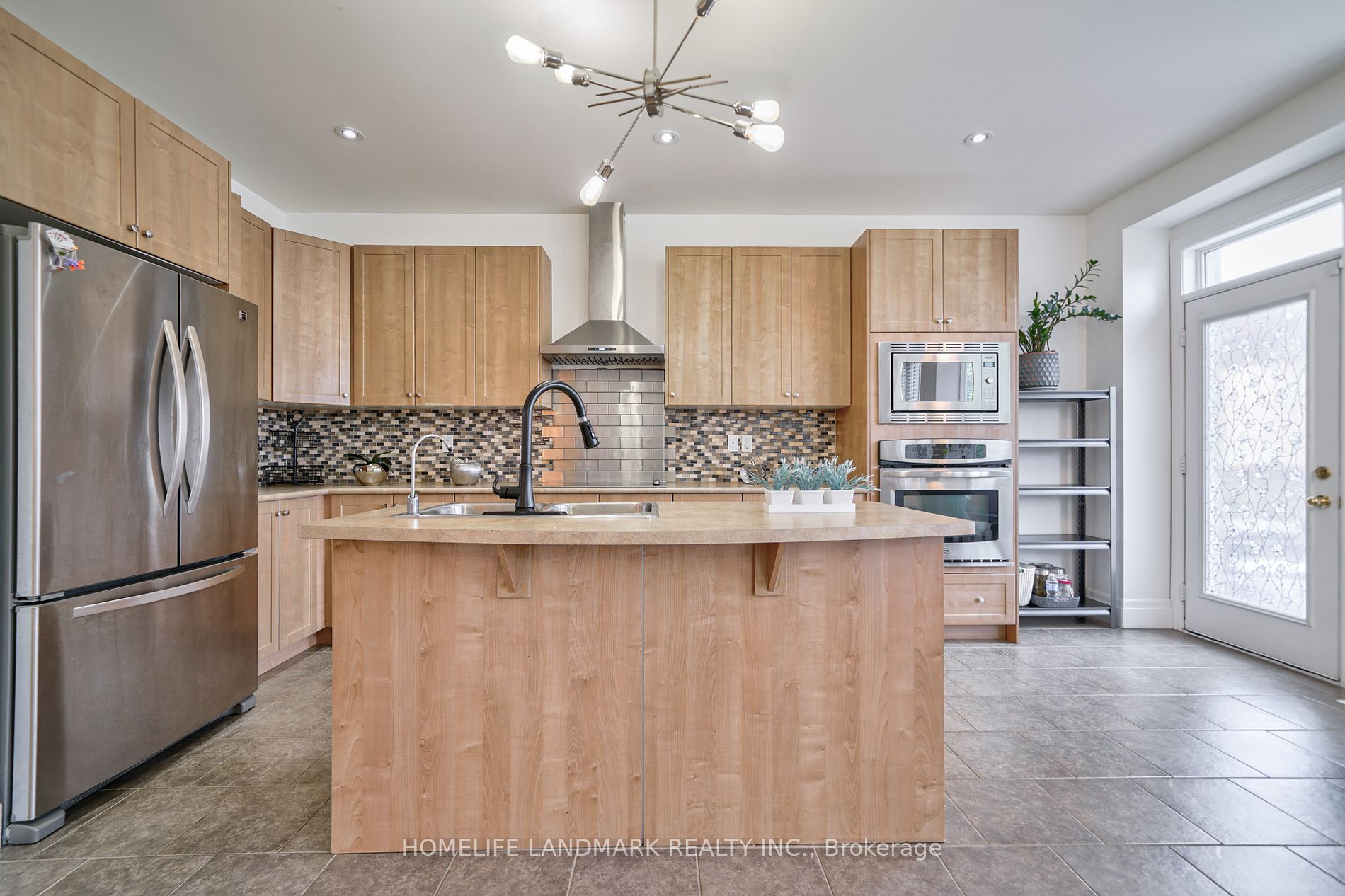 35 Yakefarm Blvd