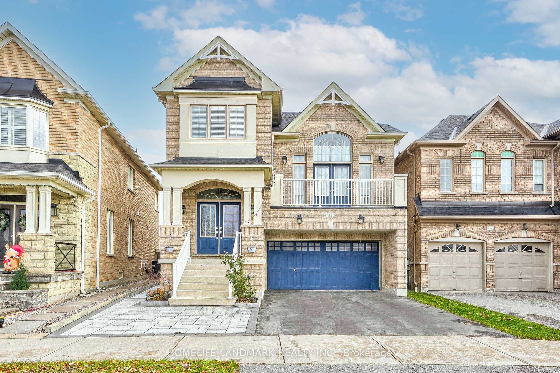 35 Yakefarm Blvd