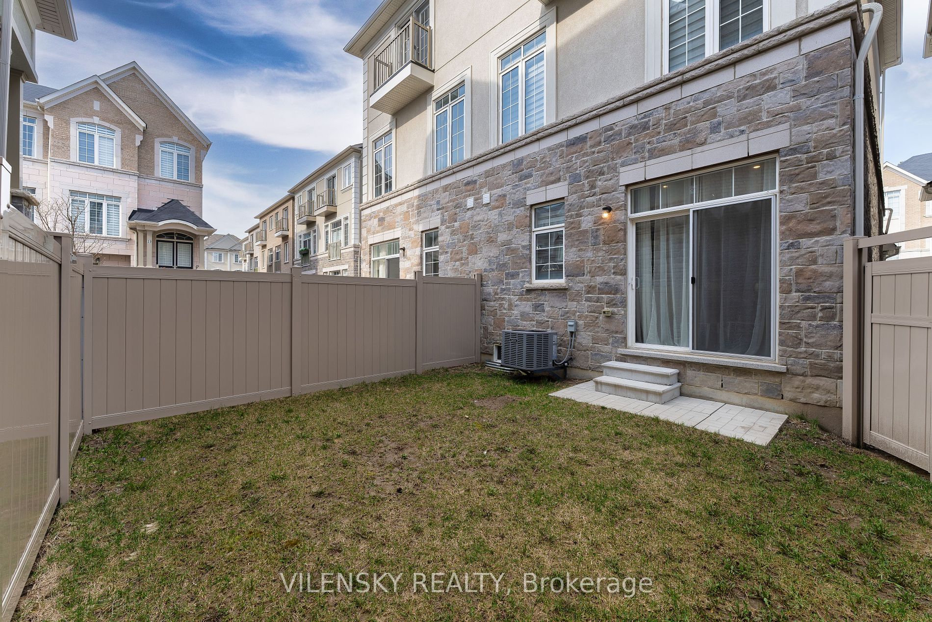 20 Kingsville Lane