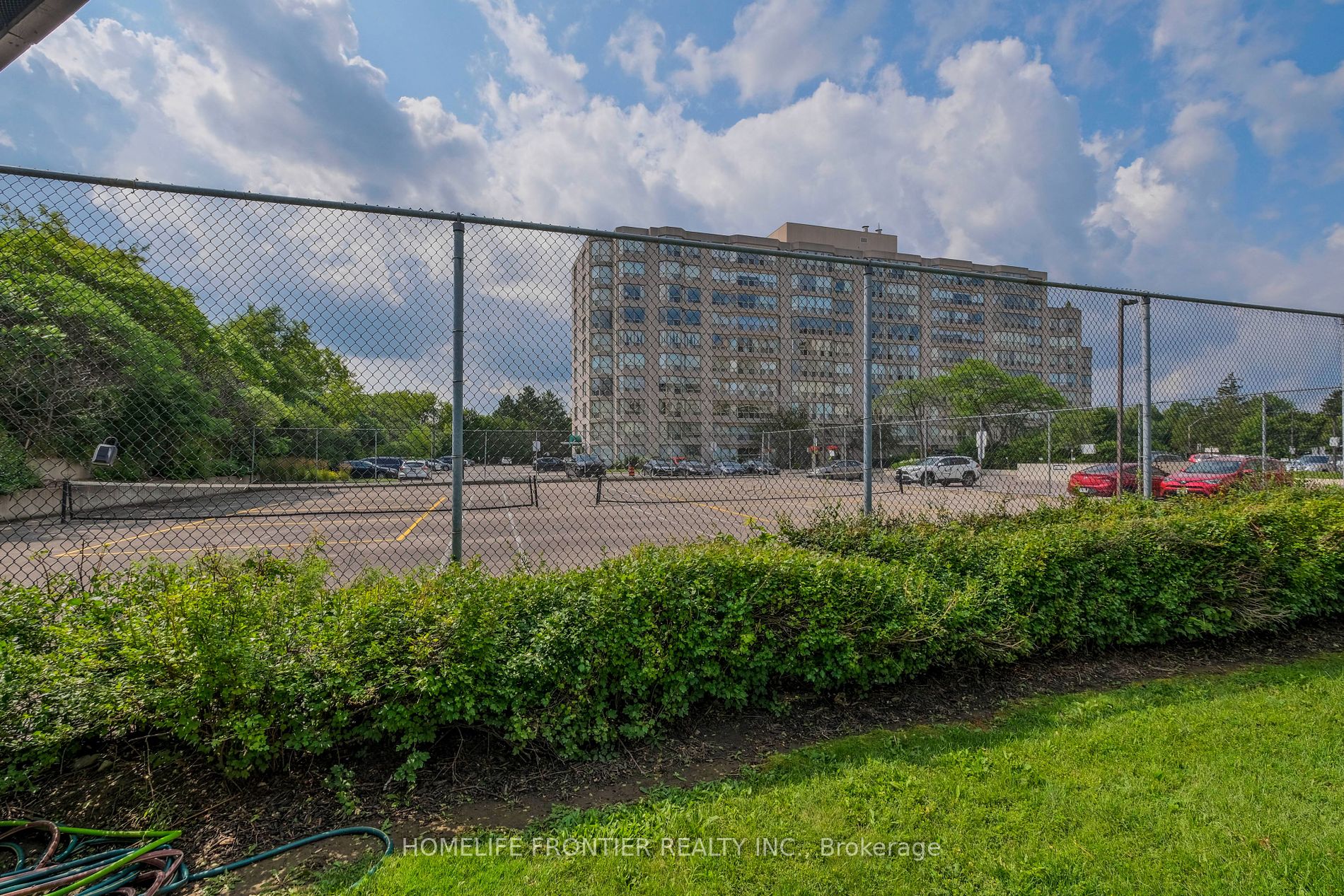 309 Major Mackenzie Dr E, #601