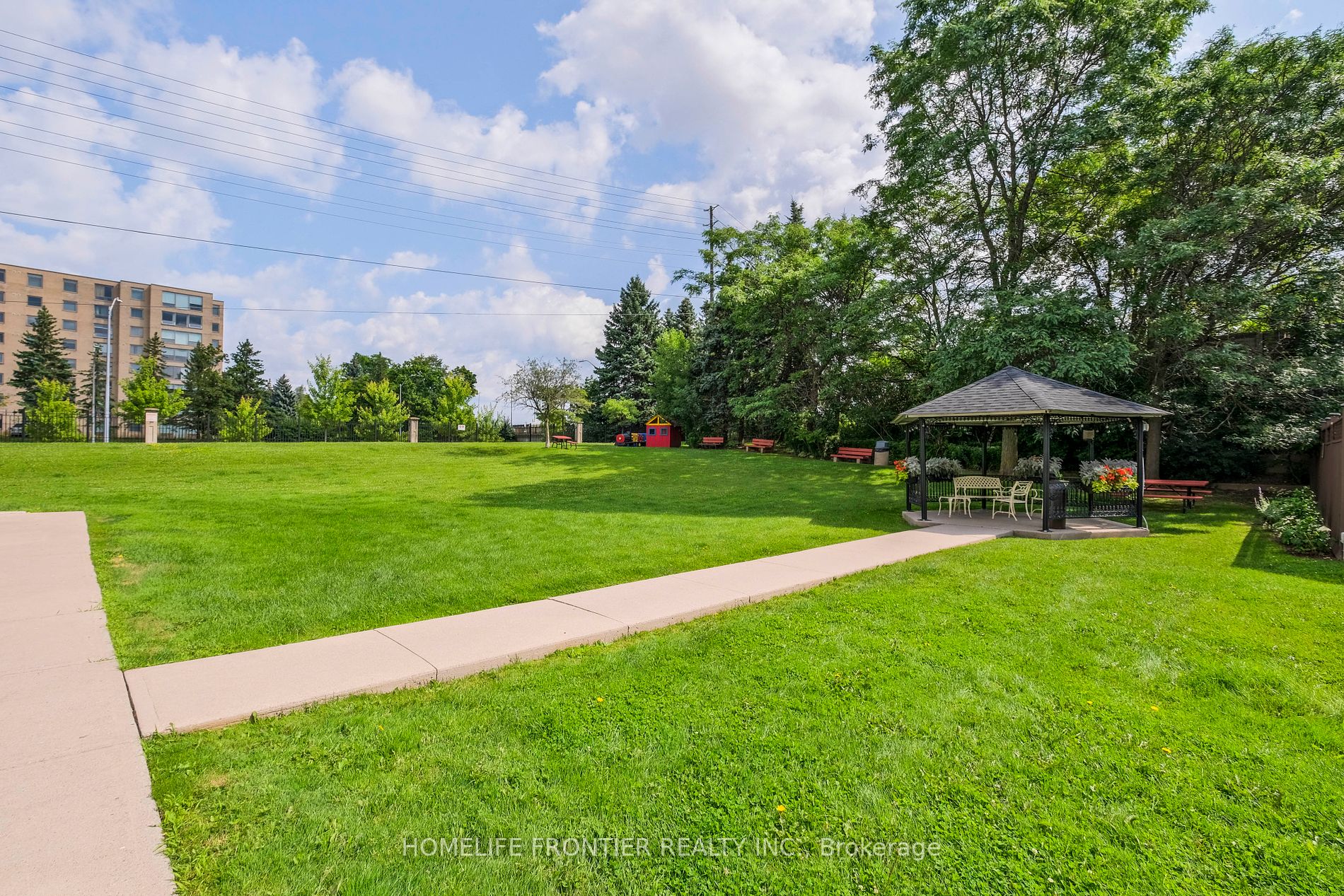 309 Major Mackenzie Dr E, #601