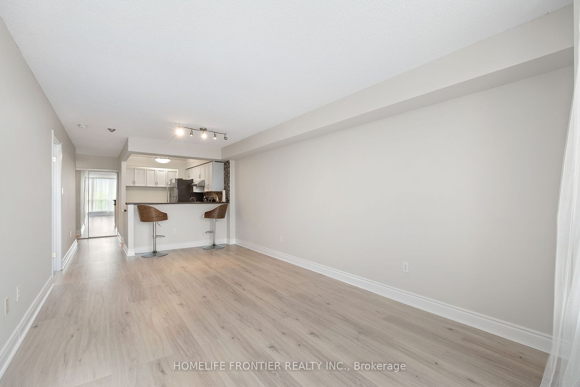 309 Major Mackenzie Dr E, #601