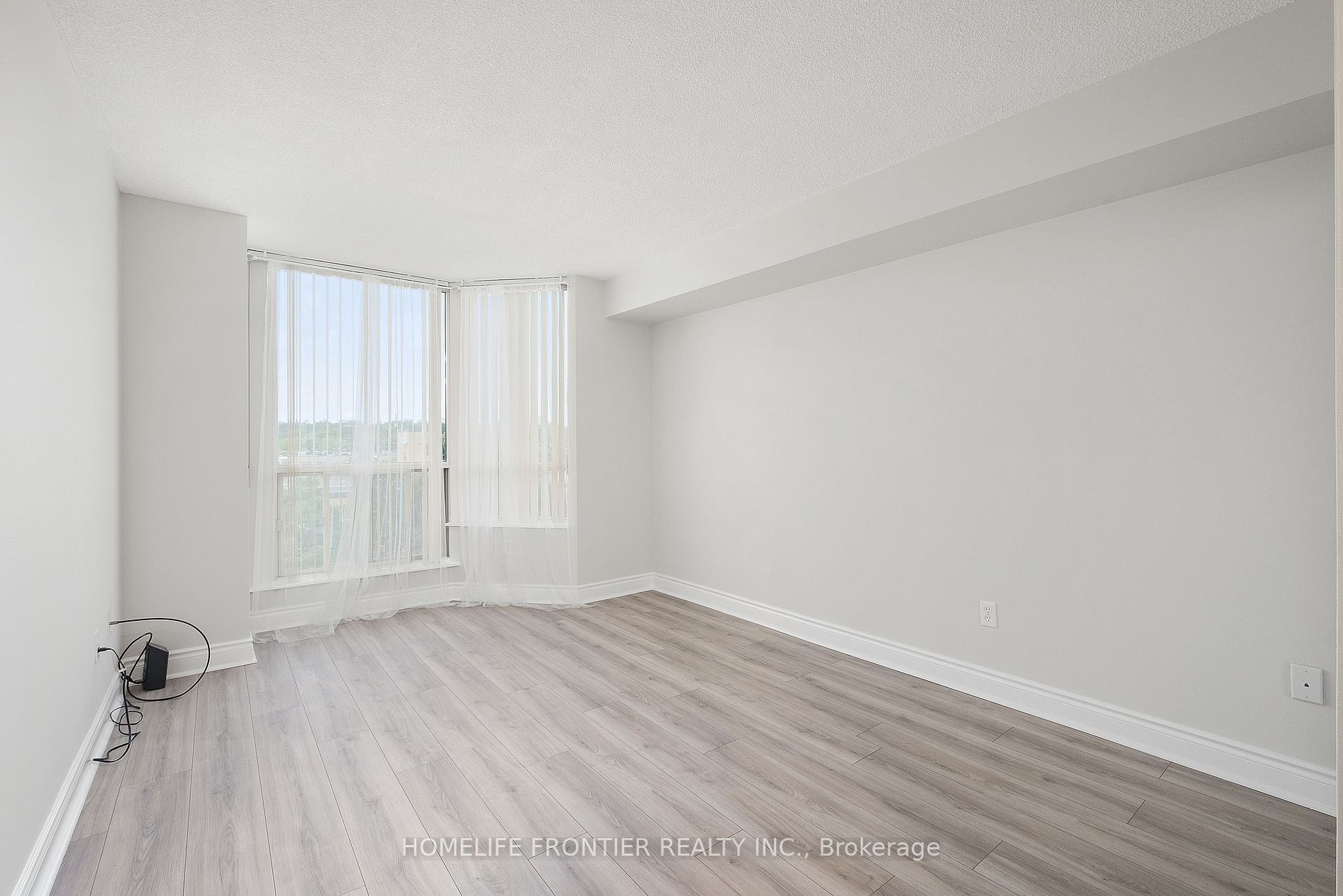 309 Major Mackenzie Dr E, #601