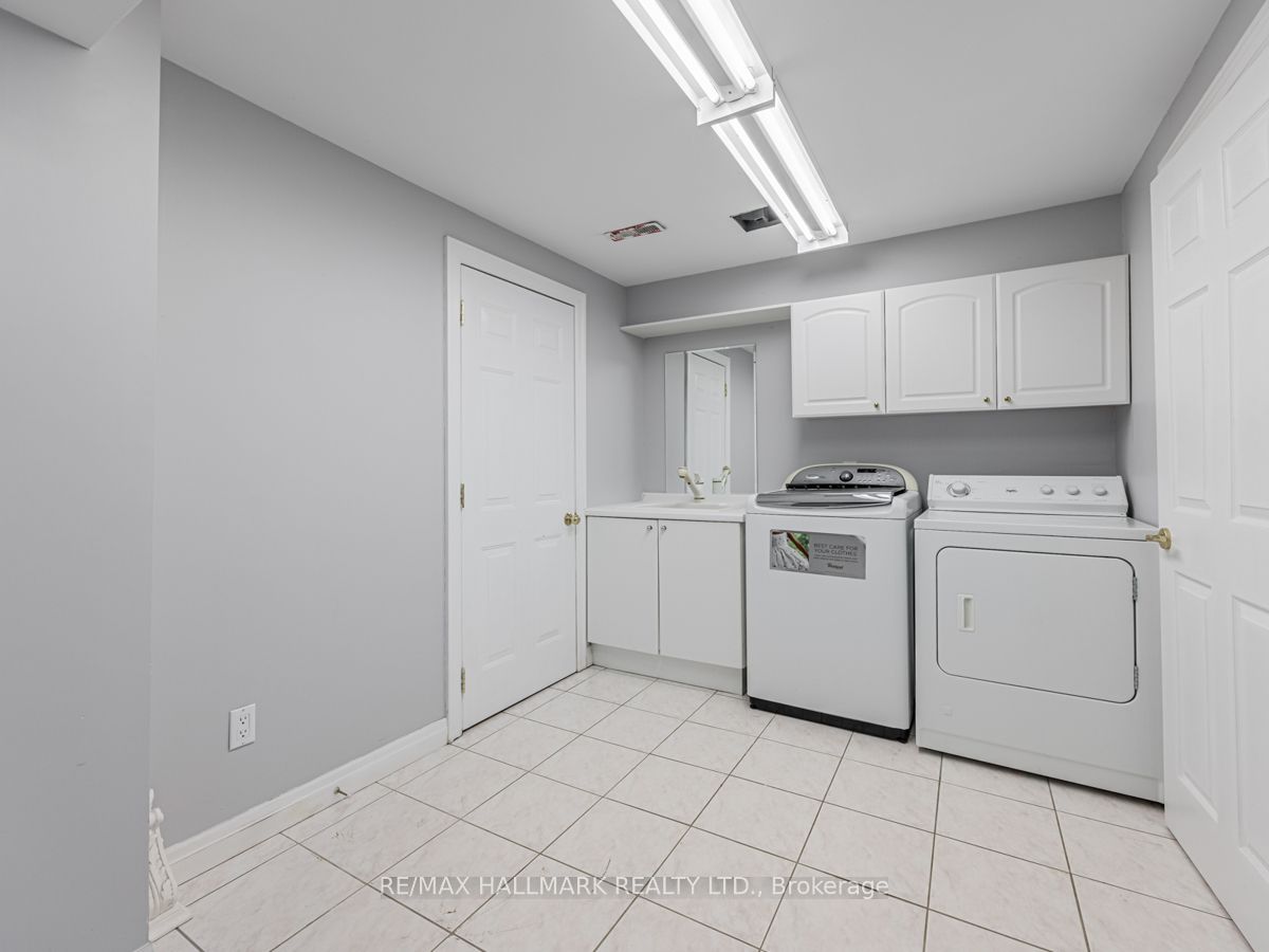 138 Elgin Mills Rd W
