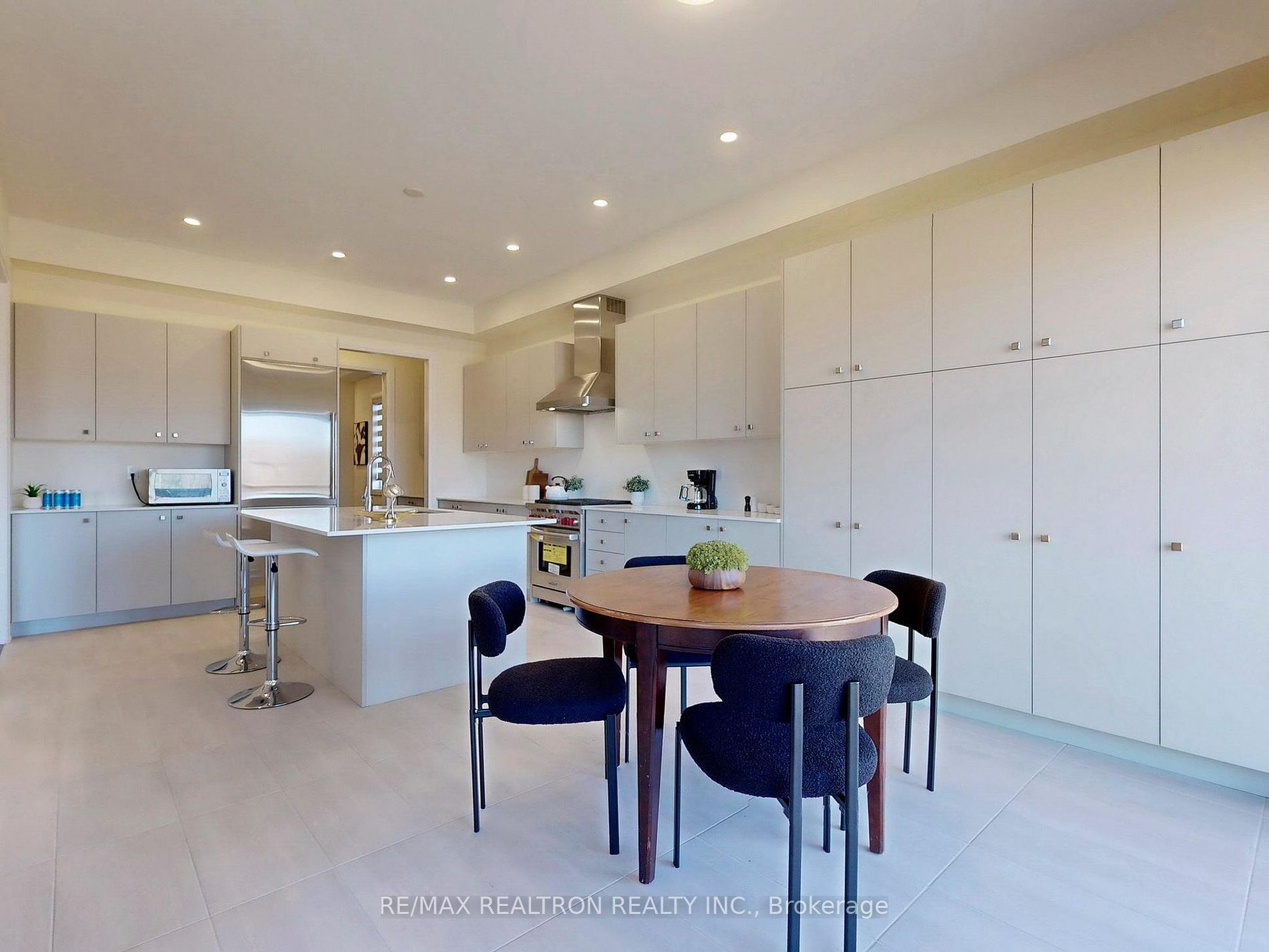 534 Kleinburg Summit Way