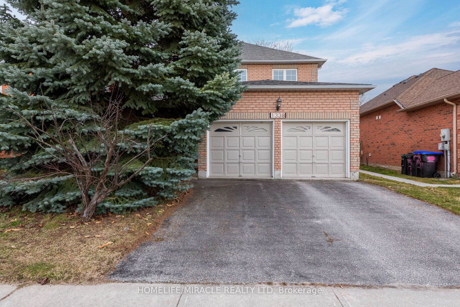 1338 Vincent Crescent