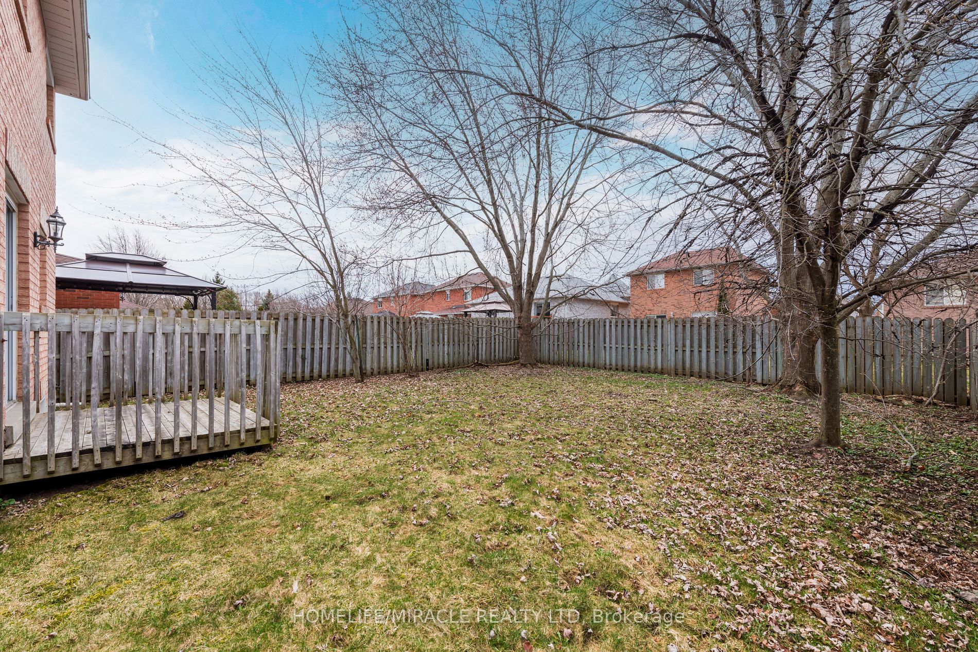 1338 Vincent Crescent