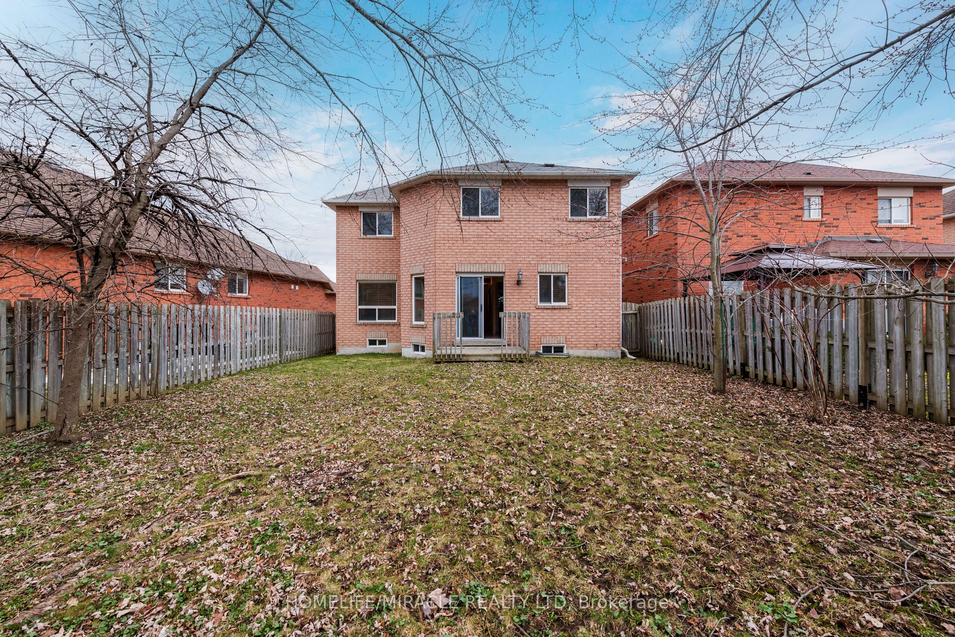 1338 Vincent Crescent